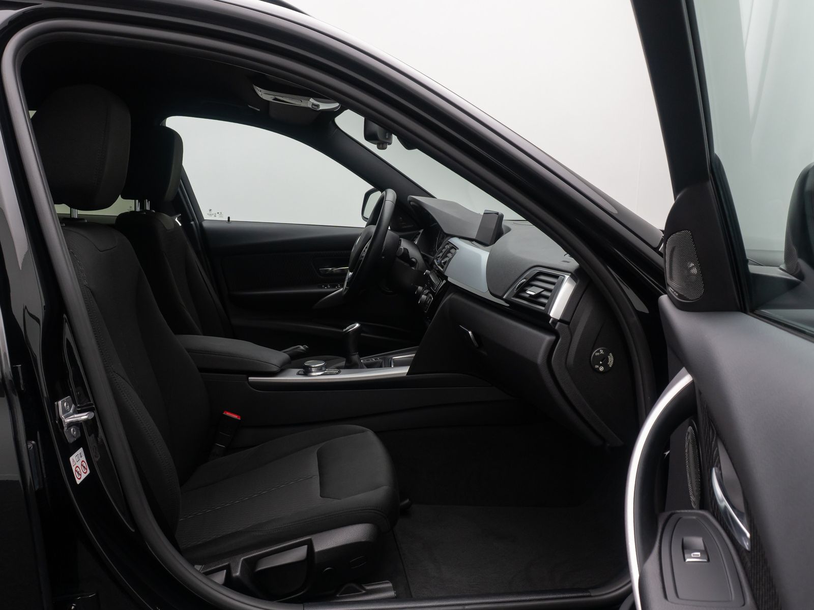 Fahrzeugabbildung BMW 320i GeschwindigReg ParkAss DAB H/K FernlichtAss