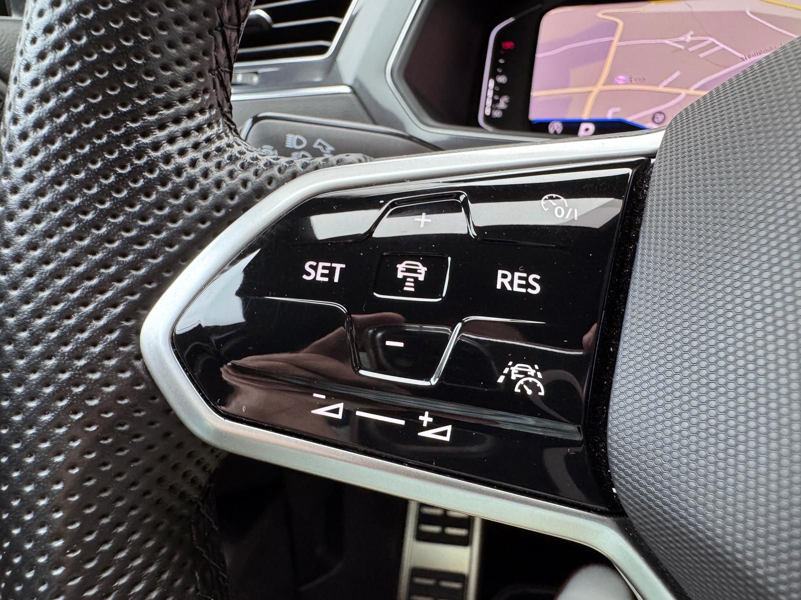 Fahrzeugabbildung Volkswagen 2.0 TSI R-LINE/4MOTION/7-SITZE/AHK/MATRIX/HUD/AC