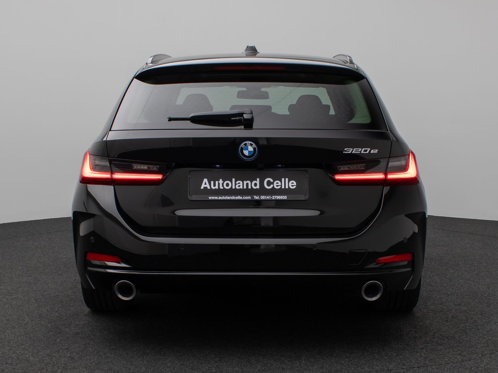 Fahrzeugabbildung BMW 320e Panoram Kamera HUD DAB HiFi Geschwindigkeit