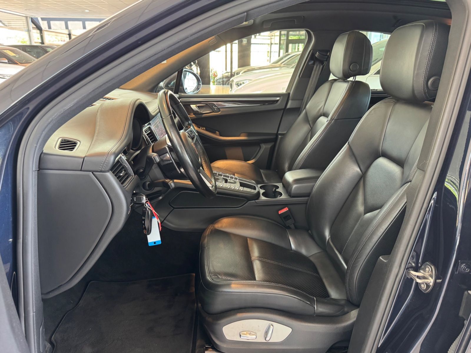 Fahrzeugabbildung Porsche Macan S Diesel/PANO/APPLE/NAVI/PDC/TEMPOMAT/SHZ