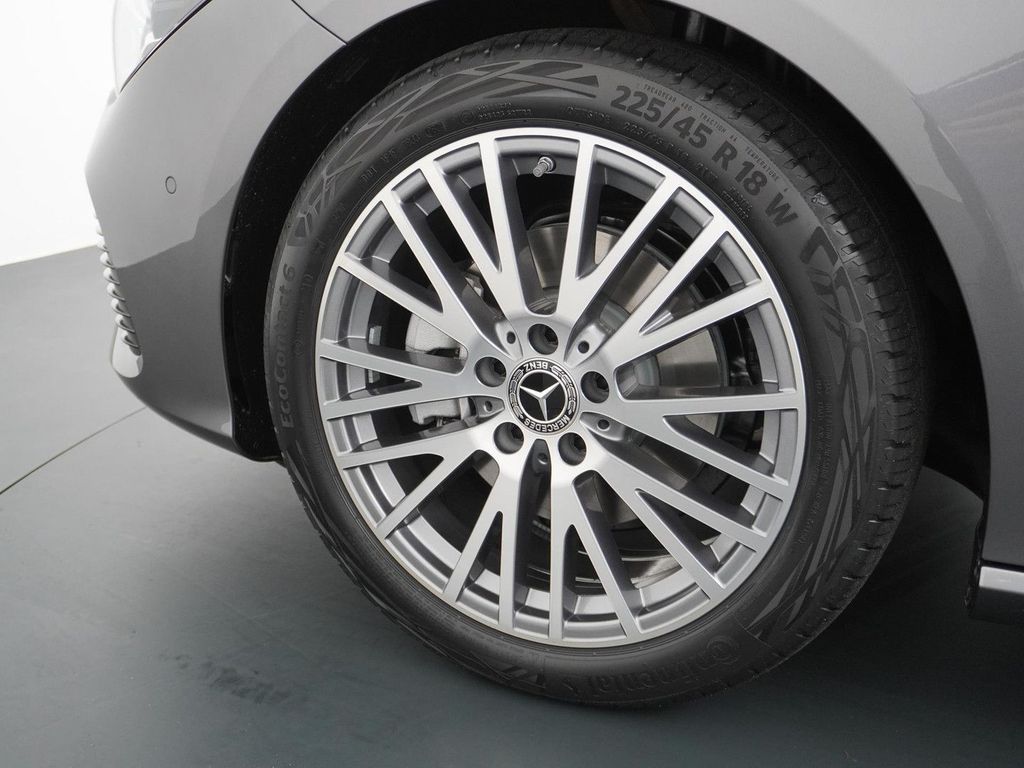 Mercedes-Benz CLA 180 Shooting Brake Star Edition Luxury Line