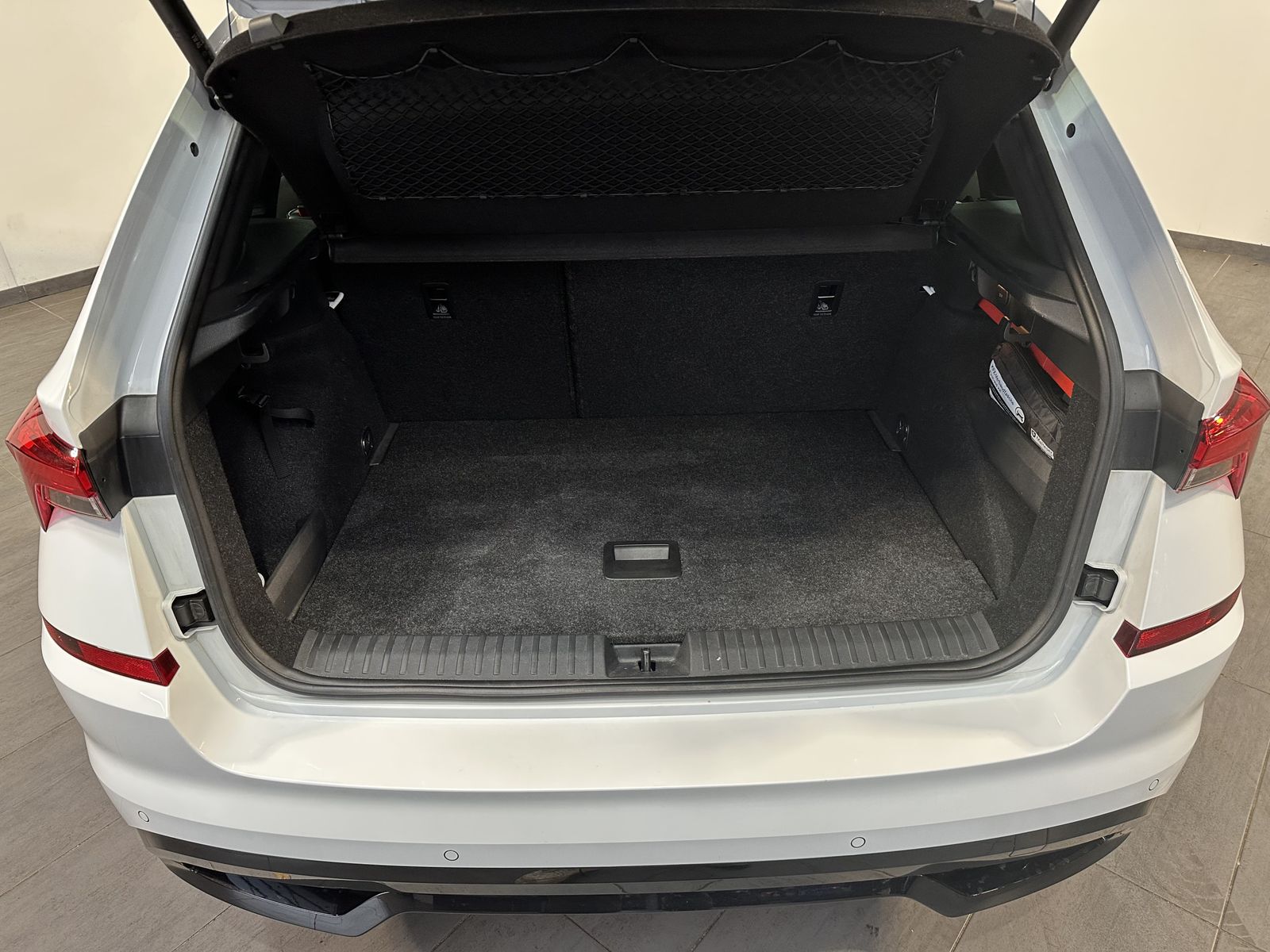 Fahrzeugabbildung SKODA Kamiq 1.5 TSI DSG Monte Carlo NAV+LED+ACC+PANO