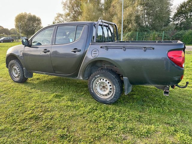 Mitsubishi L200 Inform Doppelkabine 4WD — Bild 2