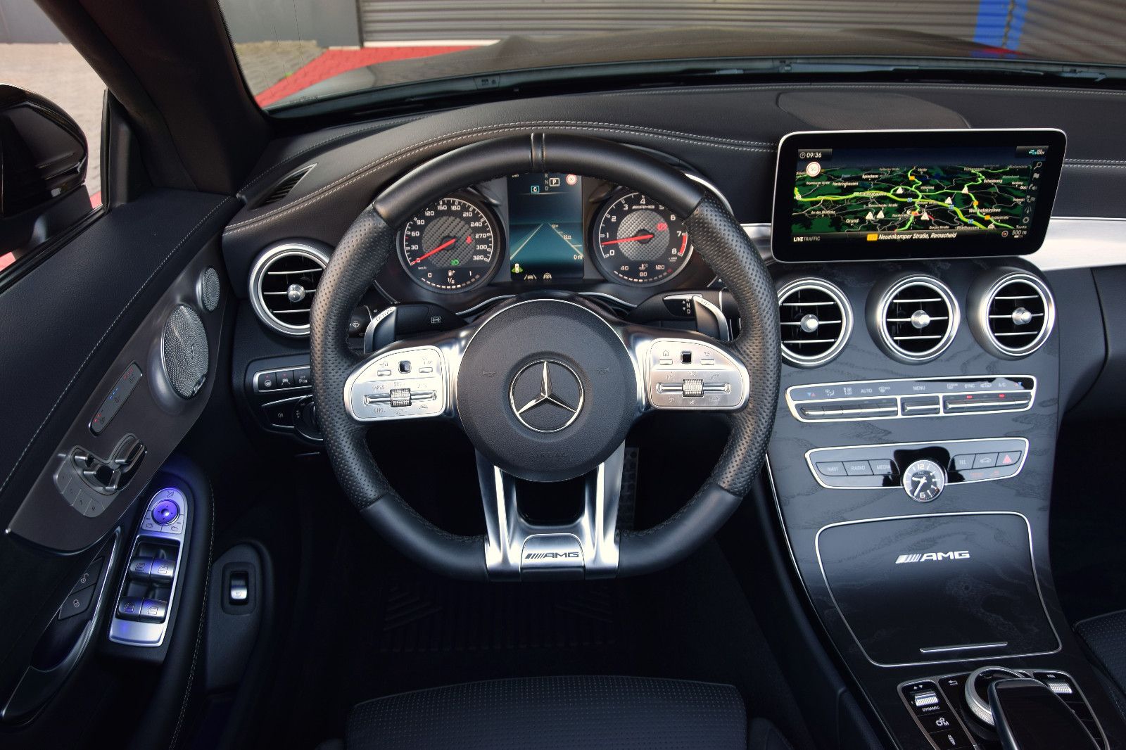 Fahrzeugabbildung Mercedes-Benz C 63 AMG Cabrio Distron. Burmester Sitzklima 19"
