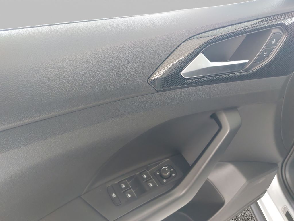 Fahrzeugabbildung Volkswagen T-Cross 1.0 TSI Life App Connect Navi