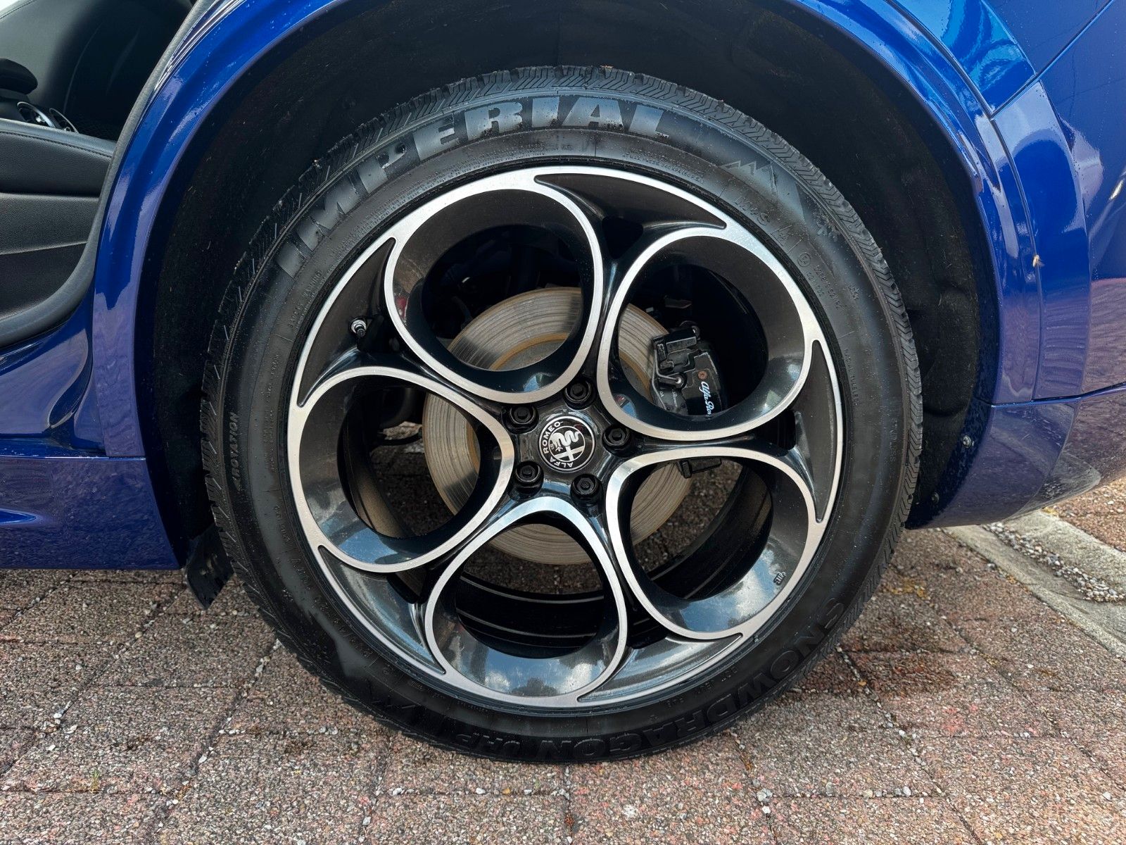 Fahrzeugabbildung Alfa Romeo Stelvio 2,0 Turbo Veloce NAVI ACC SITZHEIZUNG