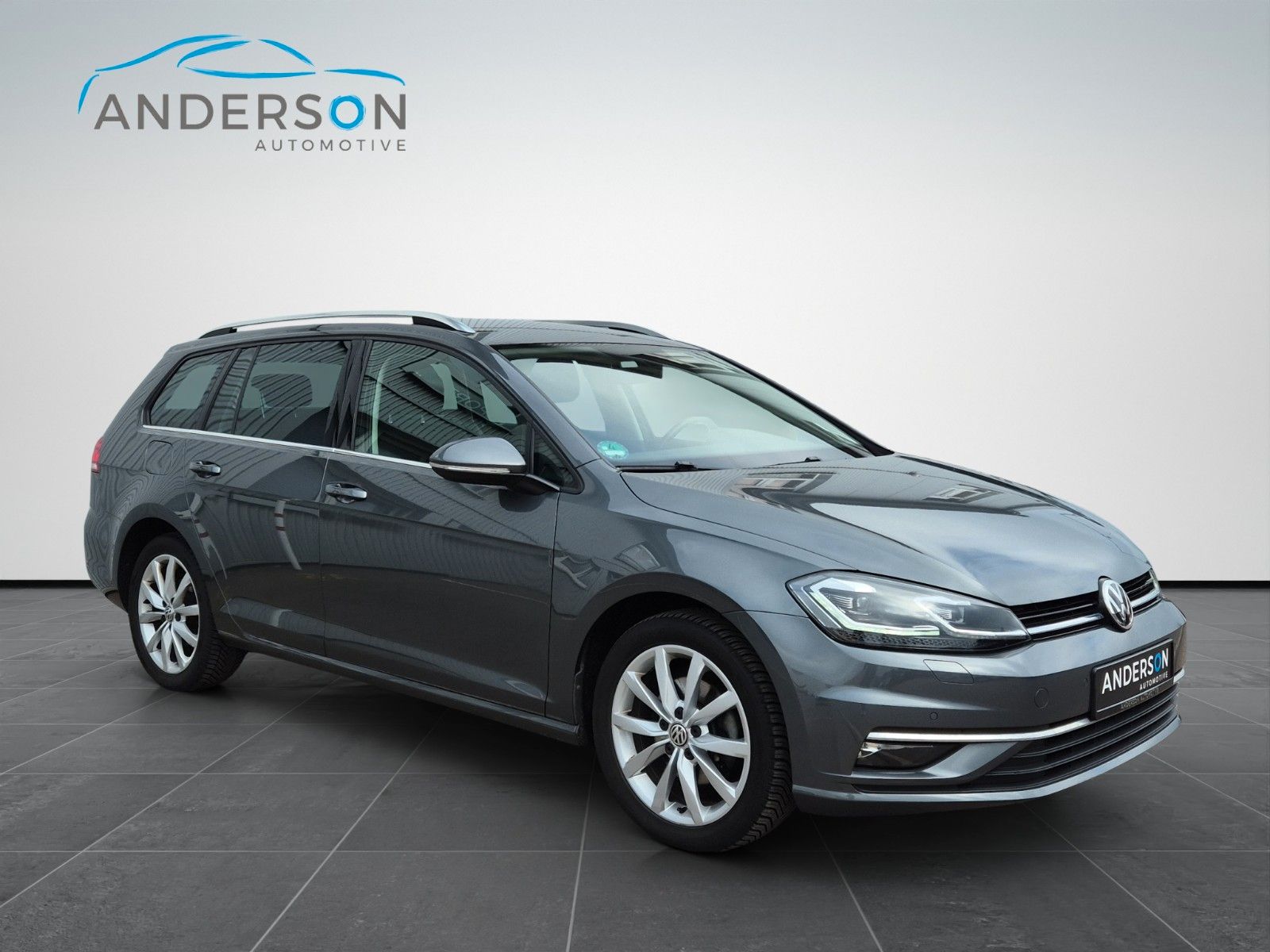 Fahrzeugabbildung Volkswagen GOLF VARIANT 1.5 TSI HIGHL KAM DSG LED ACC 17"