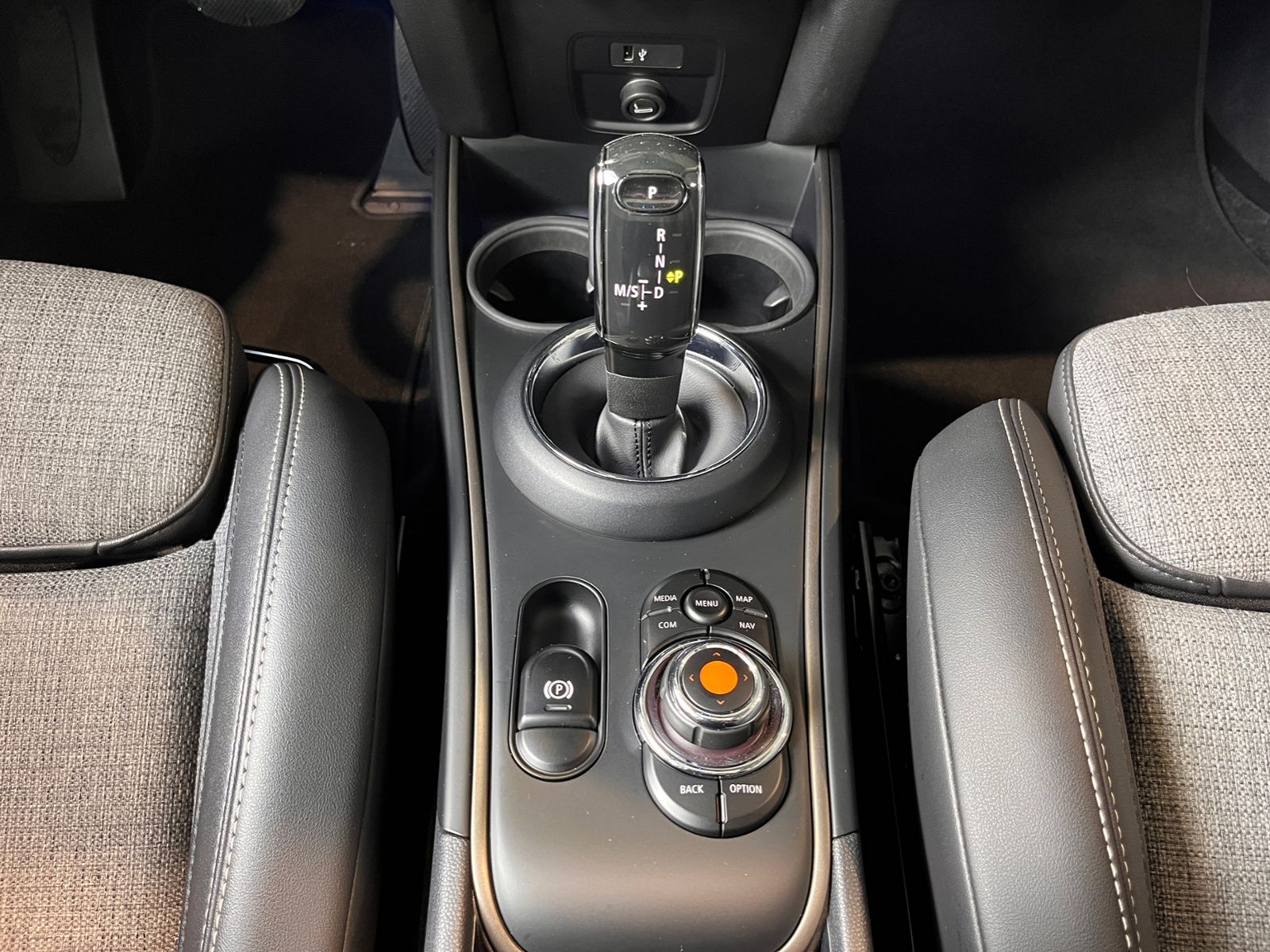 Fahrzeugabbildung MINI Countryman Cooper S LED NAVI ALU