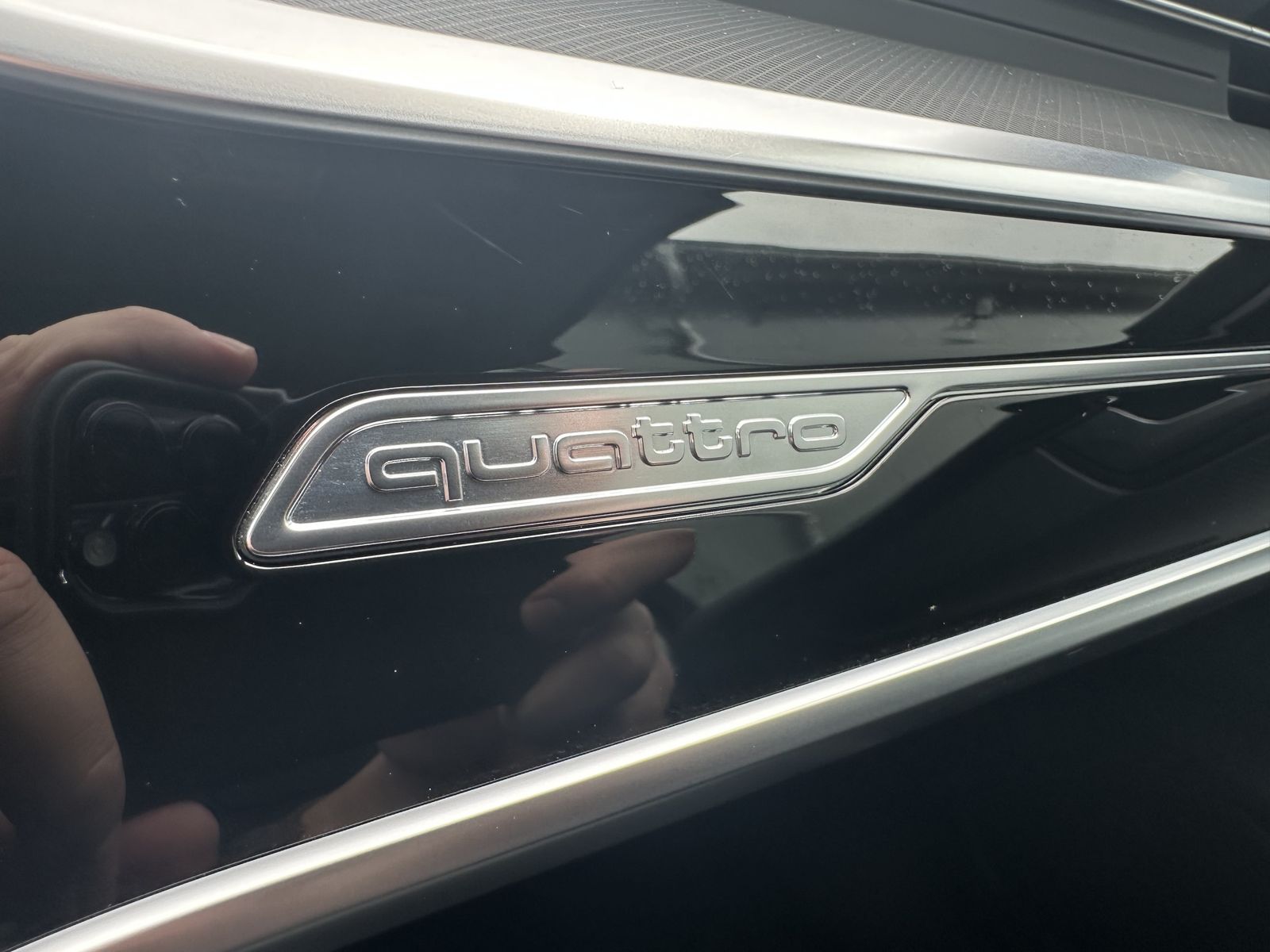 Fahrzeugabbildung Audi A6 Avant 50 TFSI e Qu S-Line NAV+LED+PANO+ACC+VC