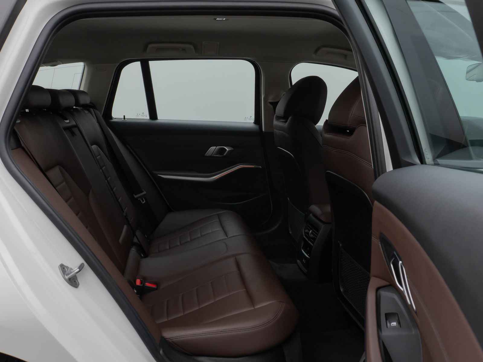 Fahrzeugabbildung BMW 330e xD Luxury Line 360°Laser HUD Komfort Sport