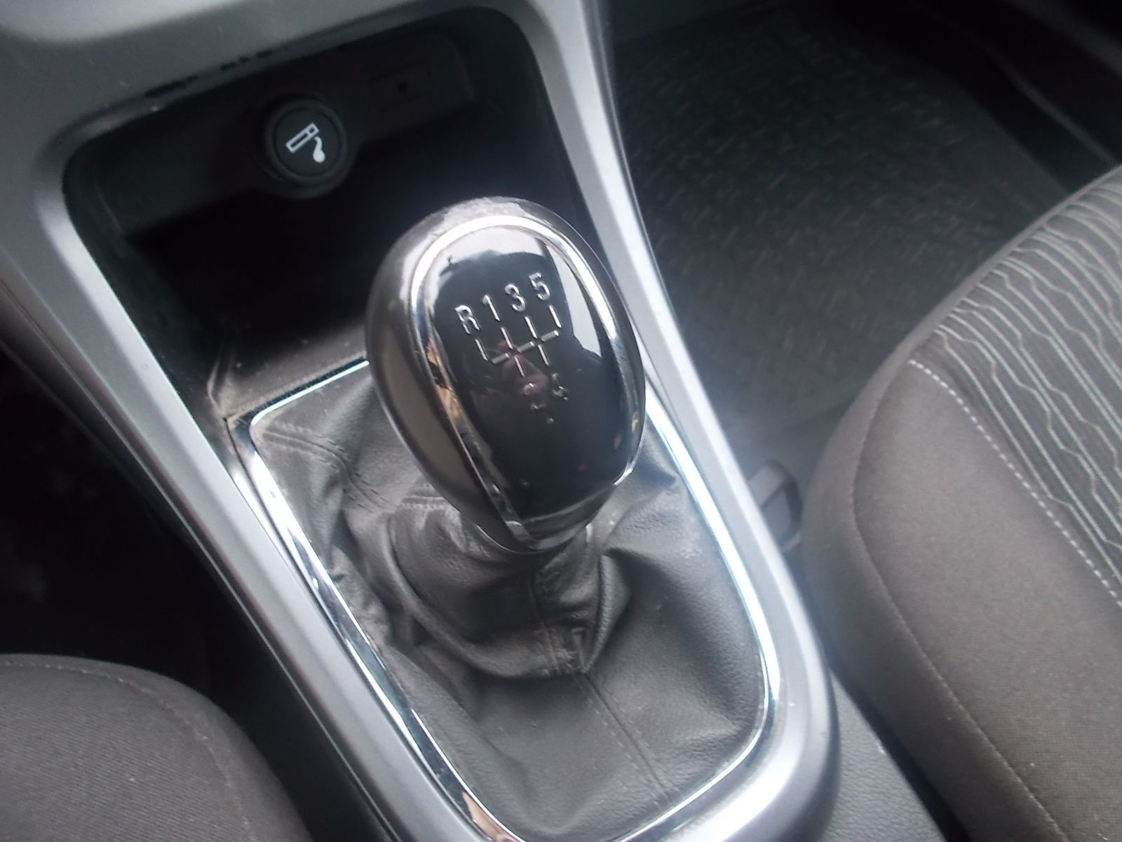 Fahrzeugabbildung Opel Astra J 1.6 Selection