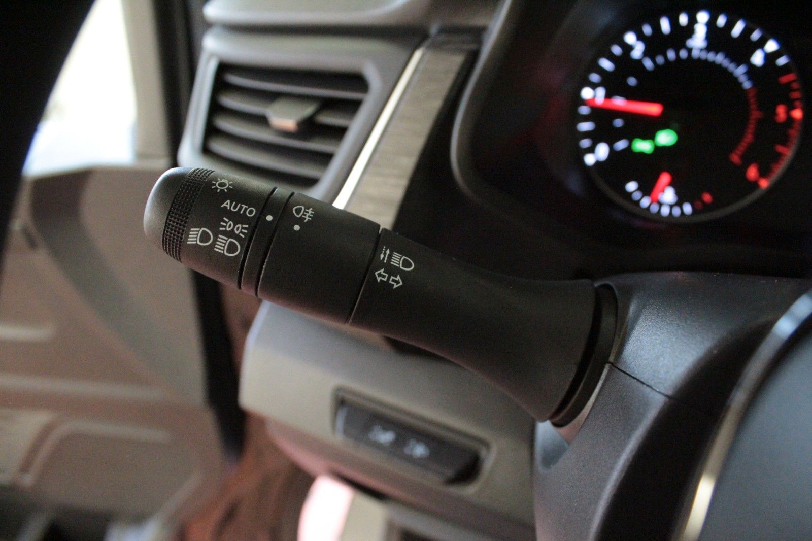 Fahrzeugabbildung Renault Trafic Blue dCi 150 EDC Life*Automatik*9-Sitzer*