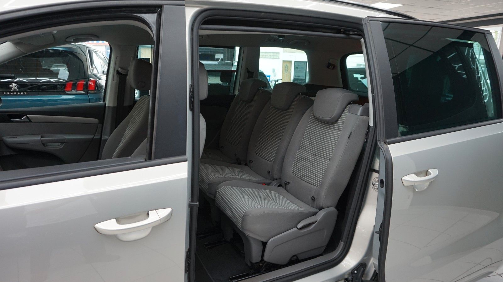 Fahrzeugabbildung SEAT Alhambra 4You  7 Sitzer  durchs. Verbr. 5,5 L