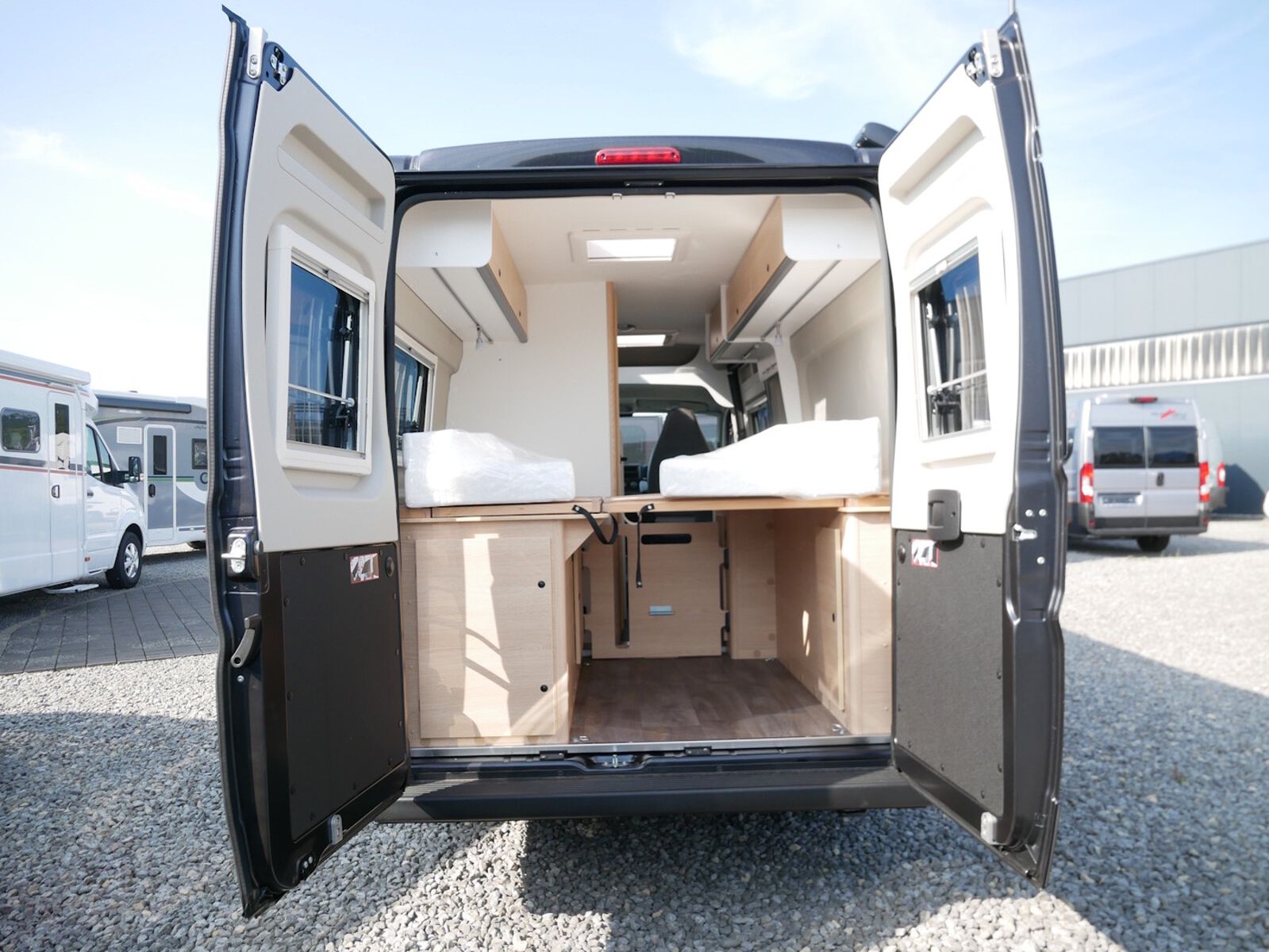 Fahrzeugabbildung Sunlight Adventure Cliff 640 LED,CombiD,Maxi