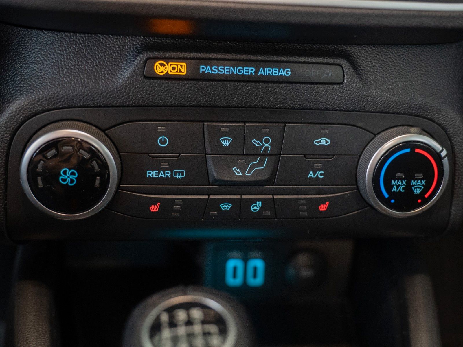 Fahrzeugabbildung Ford Focus JRC*LED*Kamera*Winter P.*Induktionslades.