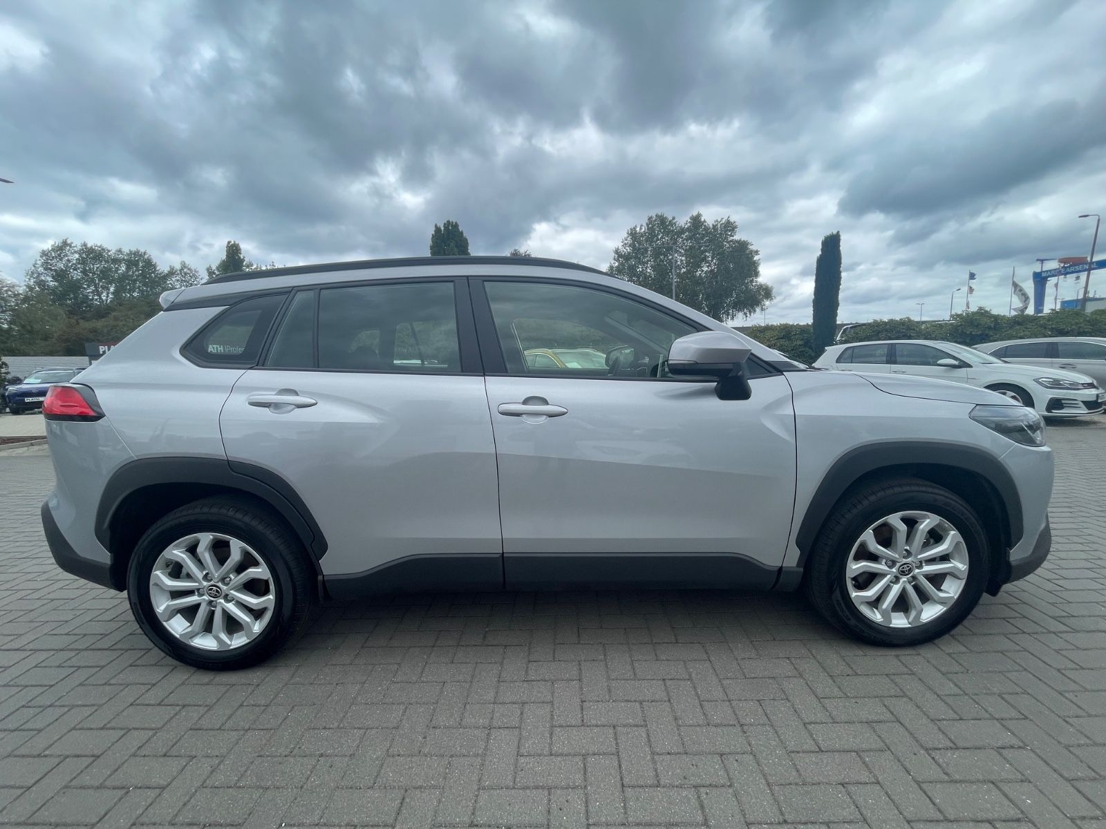 Toyota Corolla Cross 1.8 Hybrid FWD KAMERA NAVI foto 4