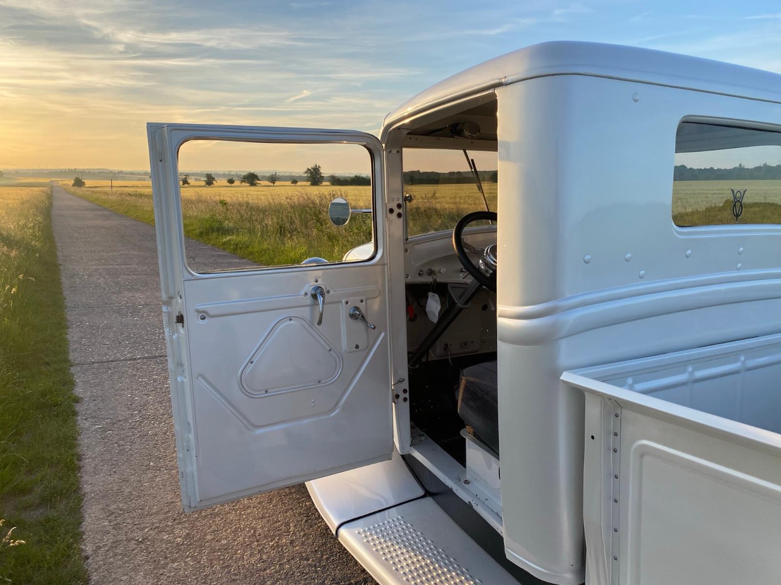 Ford Pickup Flathead V8 Hot Rod