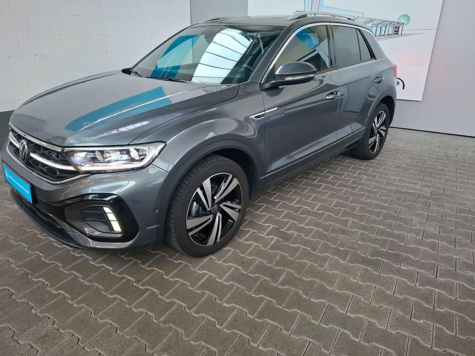 Fahrzeugabbildung Volkswagen T-Roc R-Line 1.5TSI DSG +AHK +IQ.Light +Panorama