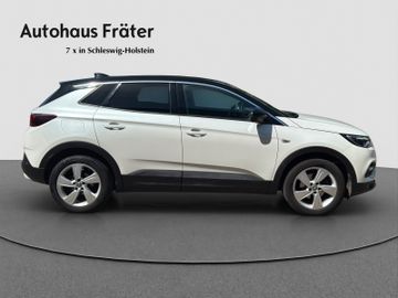 Fotografie des Opel Grandland (X) Parkpilot Kamera IntelliLux LED