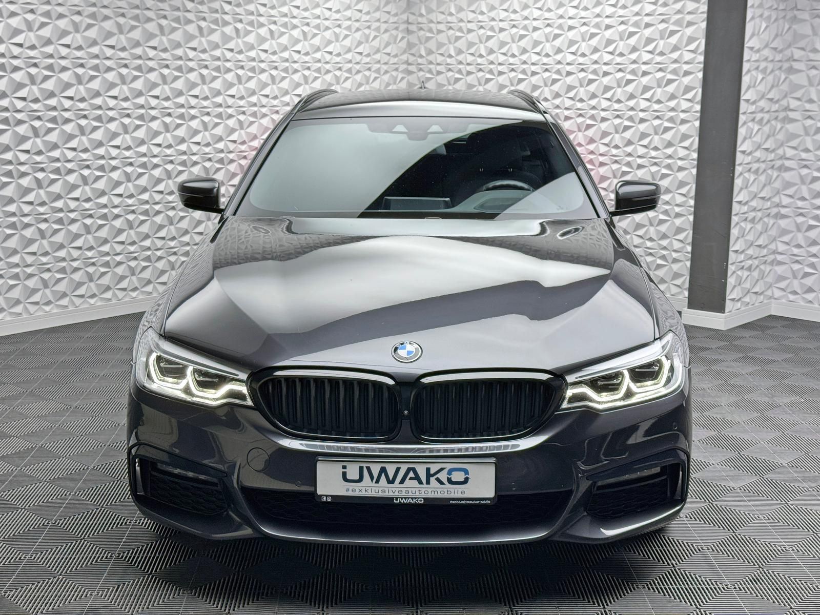 Fahrzeugabbildung BMW d*XDRIVE*M-PAKET*AHK*H&K*LIVE*360°HUD*KEYL*DAB