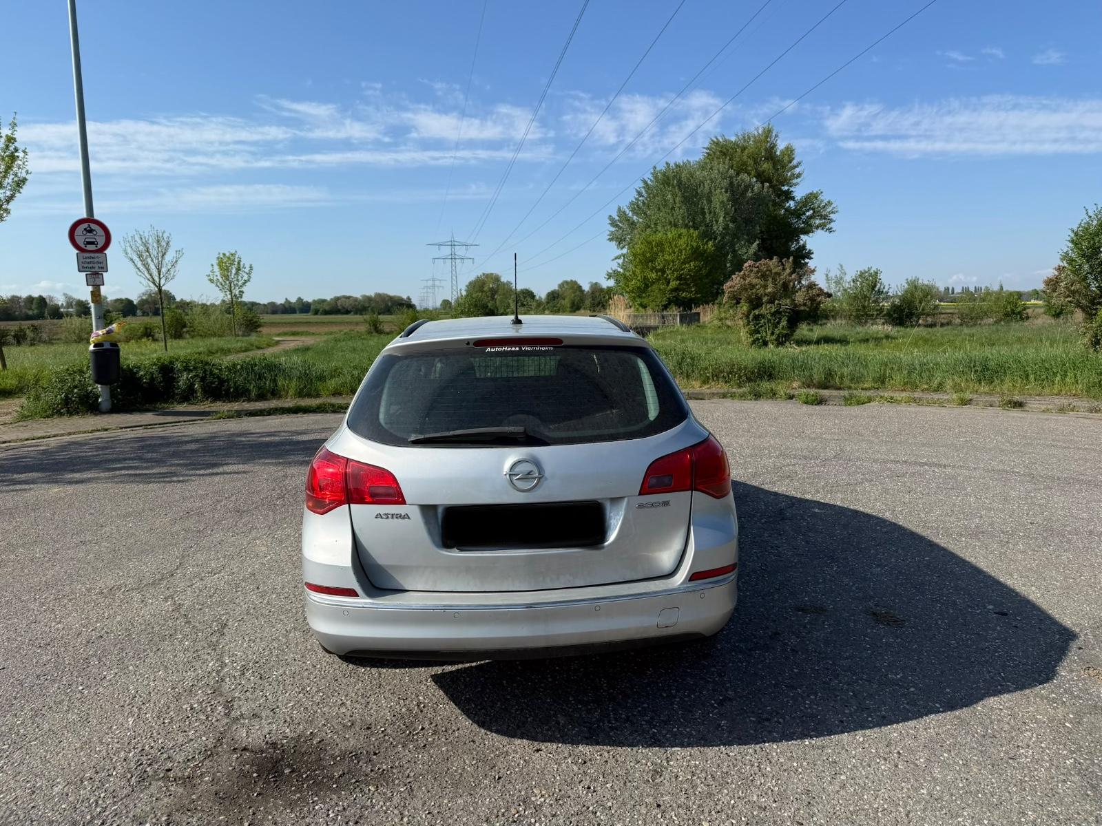 Opel Astra 2015 — photo 6