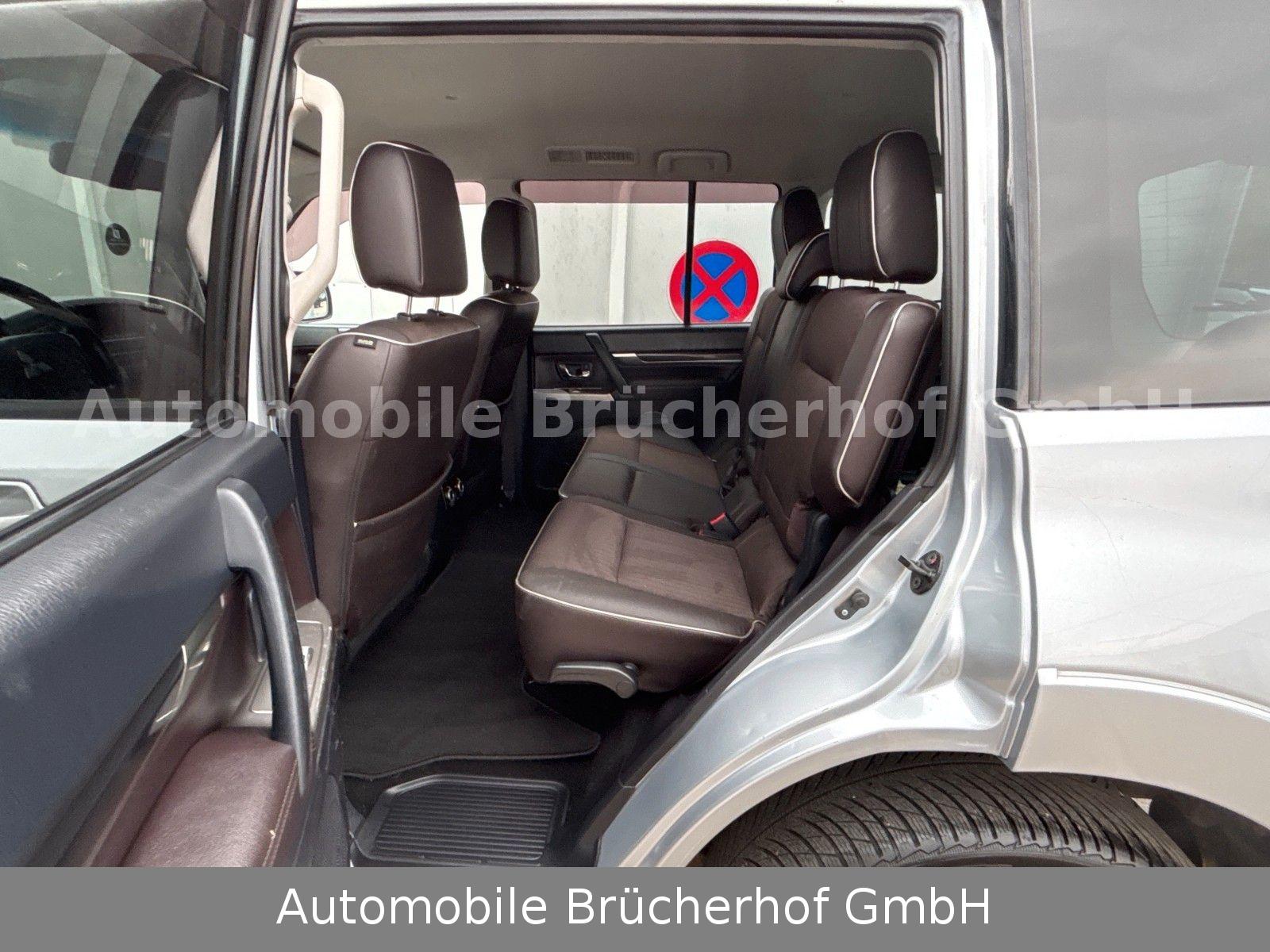 MITSUBISHI PAJERO