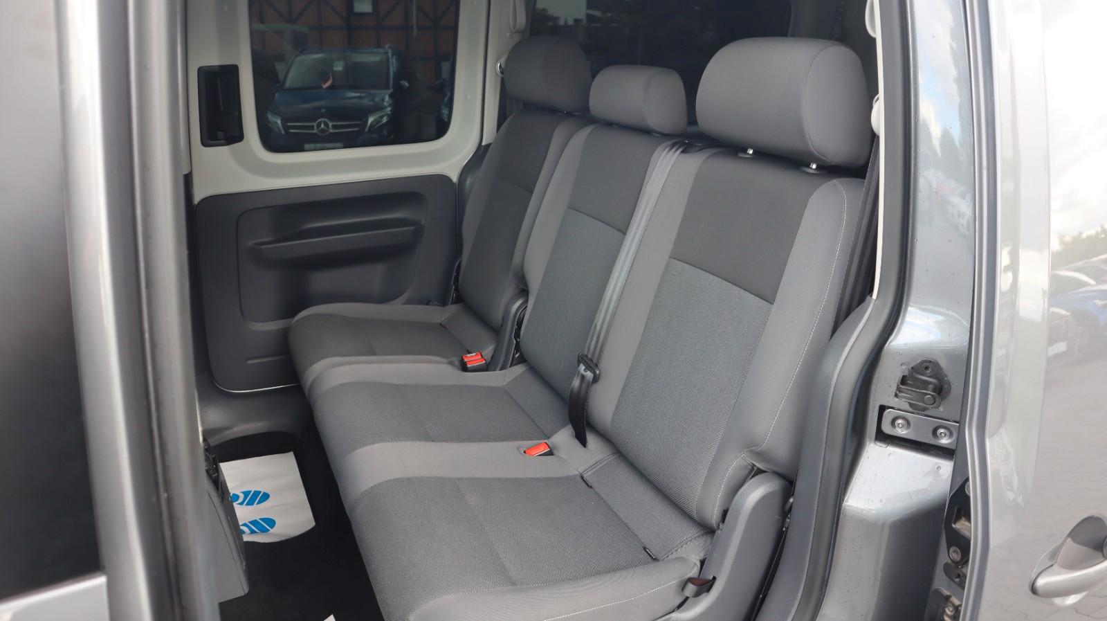 Volkswagen Caddy 1.6 TDI DSG Rollstuhlrampe R.Cam StandHz.