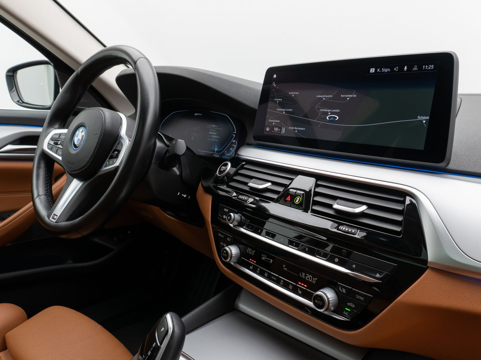 Fahrzeugabbildung BMW 520e Glasdach Kamera DAB H/K DispKey Sport Alarm
