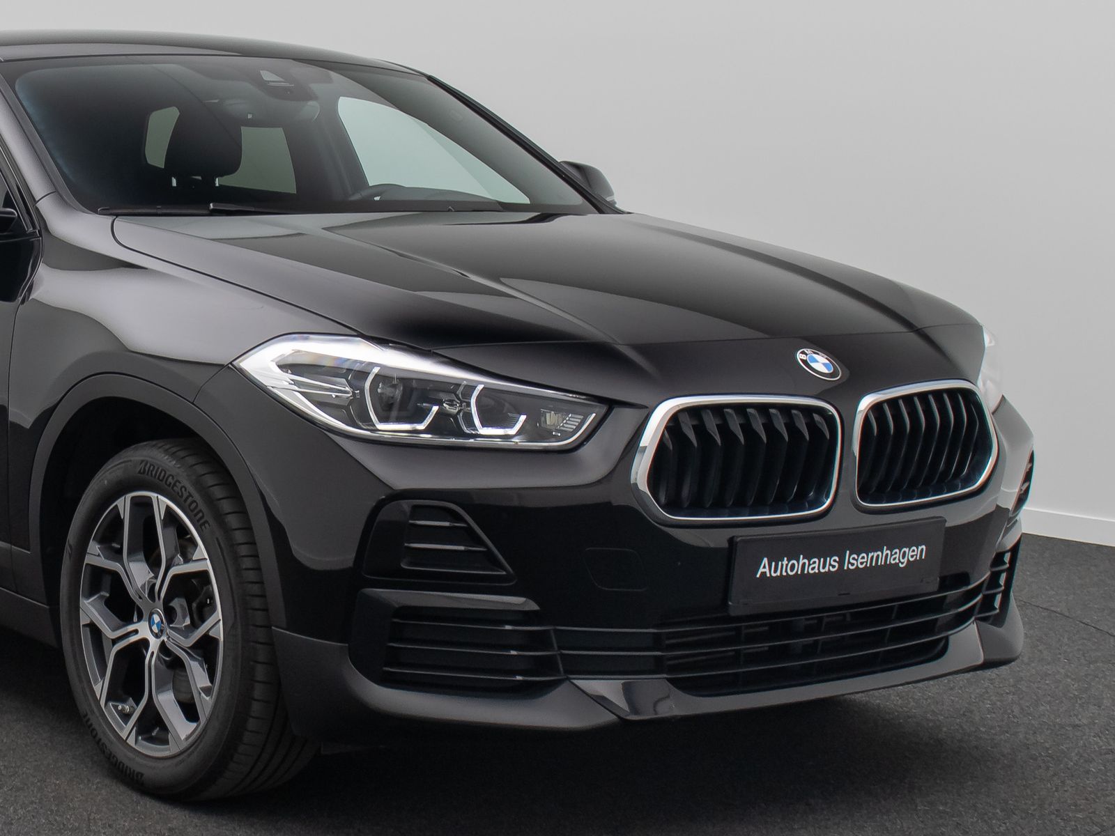 Fahrzeugabbildung BMW X2 sD18i  Kamera DAB AHK Navi HiFi Sportsitz 18"