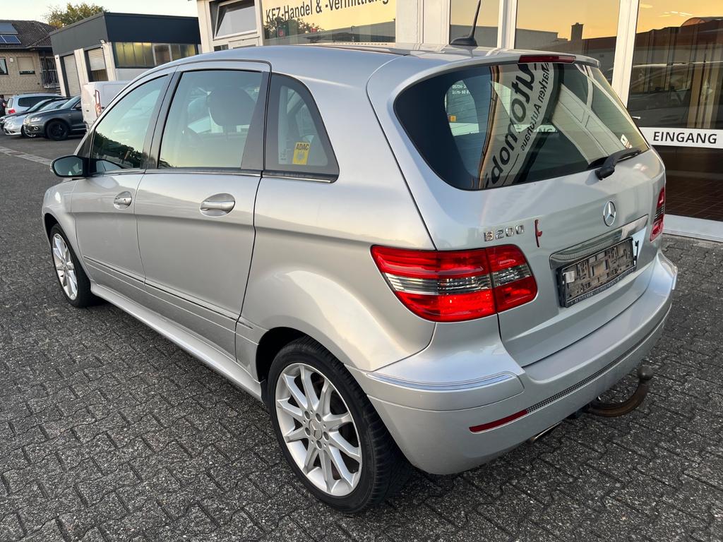 Mercedes-Benz B 200
