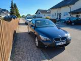 BMW 545i A - - blaue BMW 545