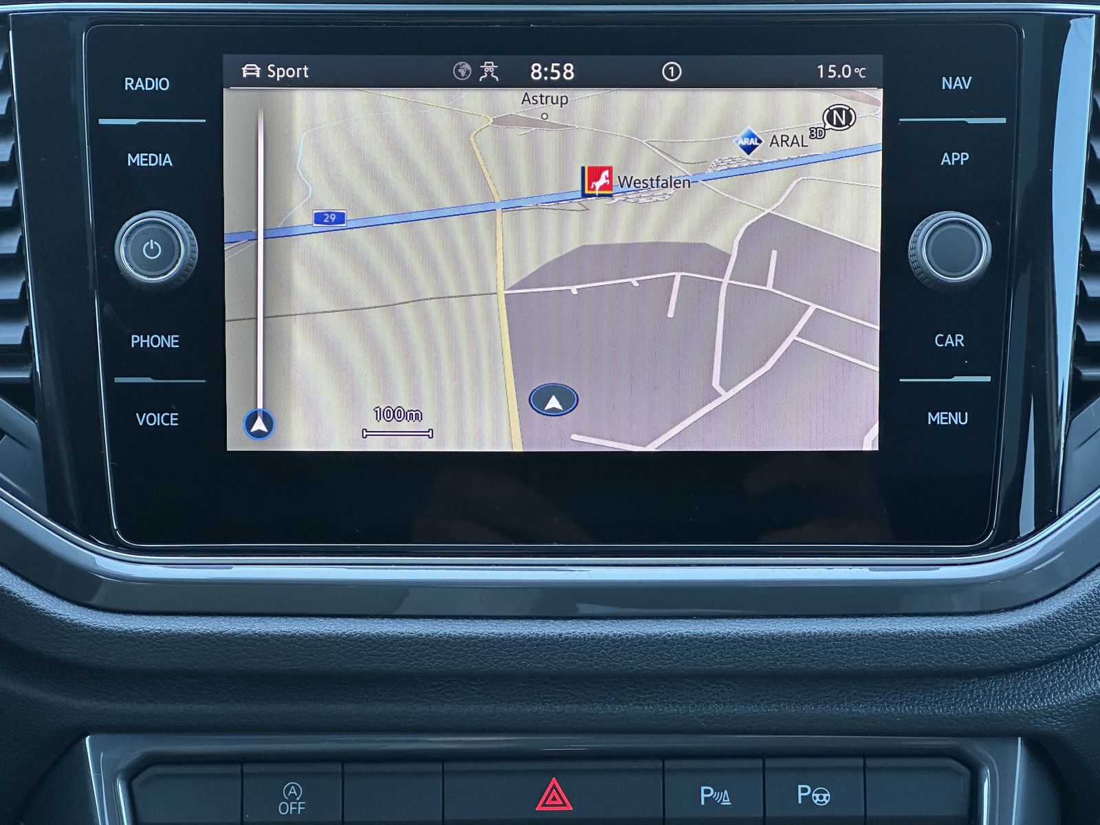 Fahrzeugabbildung Volkswagen T-Roc 2.0 TSI DSG 4M R-Line NAV+LED+PANO+AHK+ACC