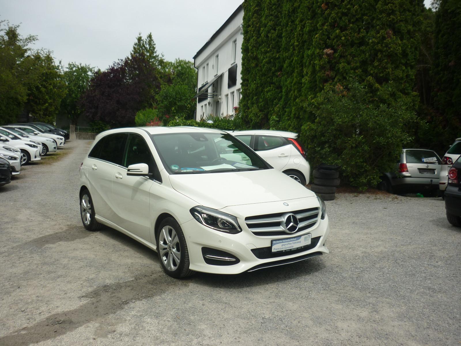 Mercedes-Benz B 180* LED* Teilleder* Navi*TOP*