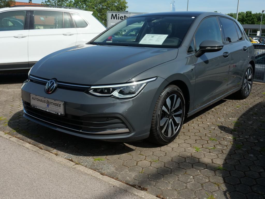 Volkswagen Golf VIII Life MOVE 2.0 TDI DSG ACC+AHK+LED+PANO