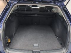 VW Golf Variant eTSI Life AHK LED ACC Volldig.