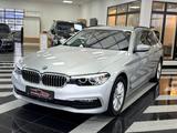 BMW 520 d Touring"AUTOMATIK"ACC"HEAD UP"AHK"KAMERA - silberne BMW 520