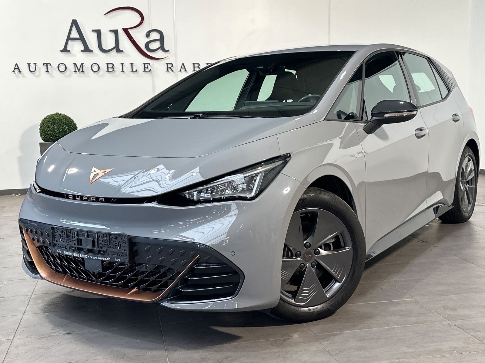 Cupra Born 150kW/58kWh NAV+LED+18ZOLL+KEYLESS+DAB+1HD