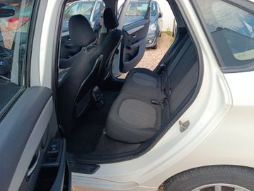 BMW 218 - 6