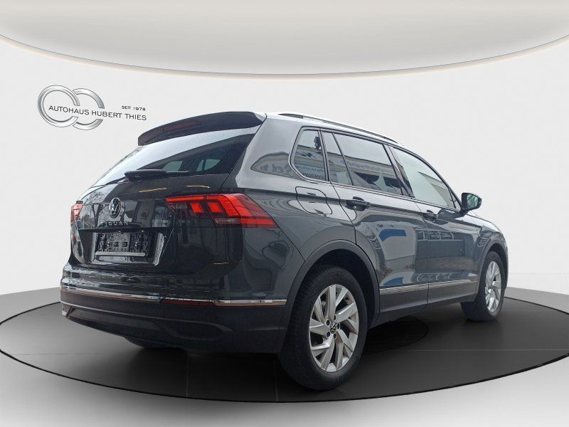 Fahrzeugabbildung Volkswagen Tiguan 1.5 TSI Active   ACC+KAMERA+NAVI+SMART-LI