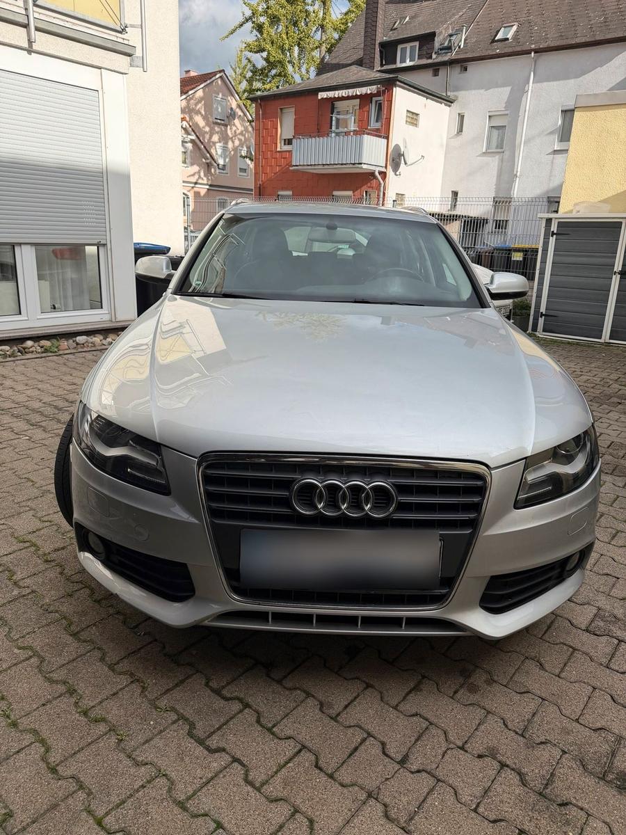 Audi A4 2011 — вигляд ззаду