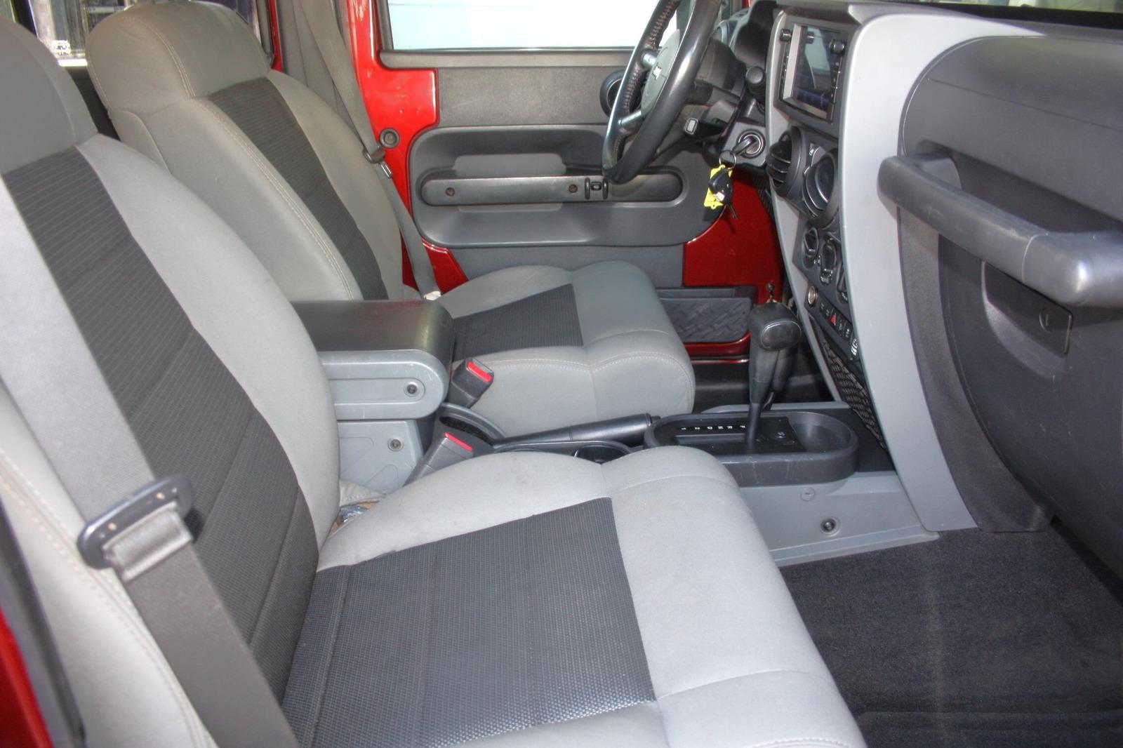 Jeep Wrangler Unlimited 2.8 CRD Sahara | 177 ch | BVA | Hard-top amovible | GPS | Apple CarPlay | Attelage | Régulateur
