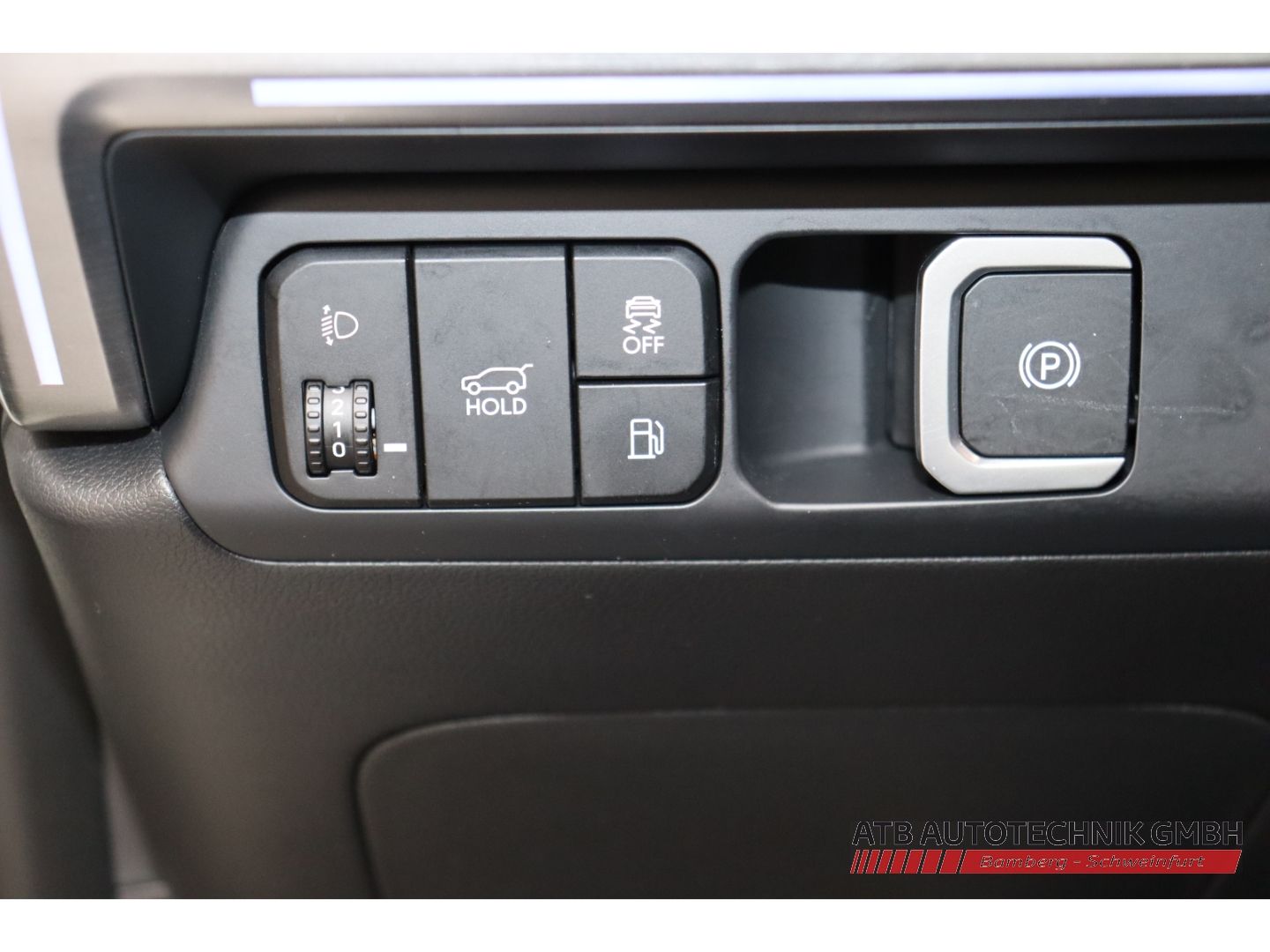 Fahrzeugabbildung Hyundai SANTA FE PHEV 1.6 T-GDI 4WD Signature Navi Leder