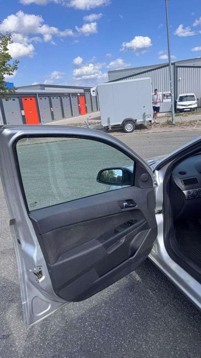 Opel Astra 2006 — photo 13