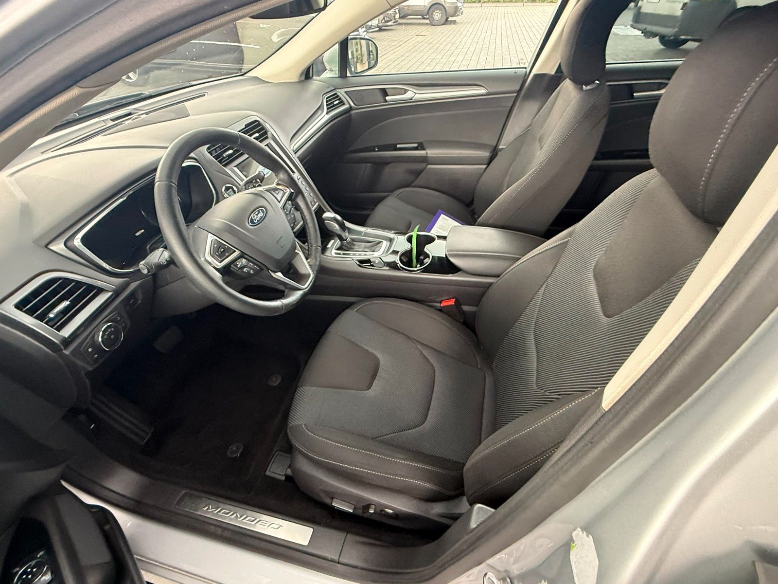 Fahrzeugabbildung Ford Mondeo Turnier Titanium