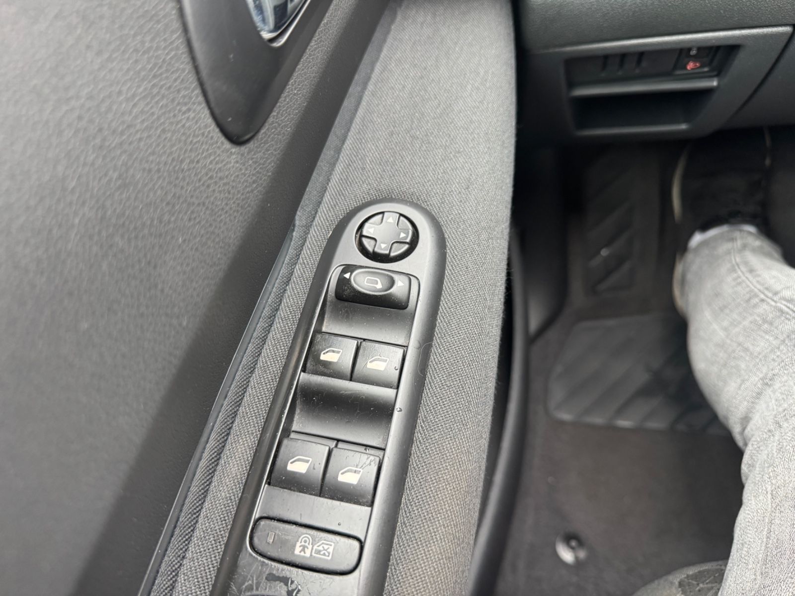 Fahrzeugabbildung Peugeot 3008 Active Navi