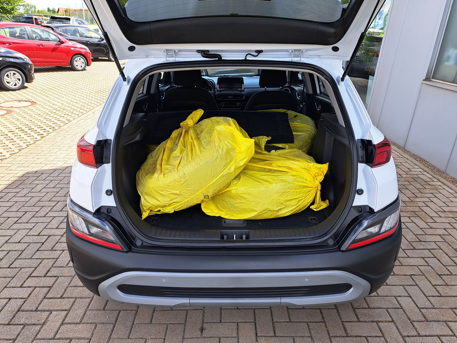 Fahrzeugabbildung Hyundai Kona Intro LED NAVI KAMERA KRELL WINTERPAKET