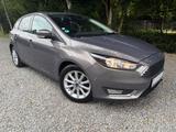 Ford Focus Lim. TitaniumNavi Leder Kamera - Ford Focus mit Diesel-Antrieb: Leder, Navigationssystem, Limousine