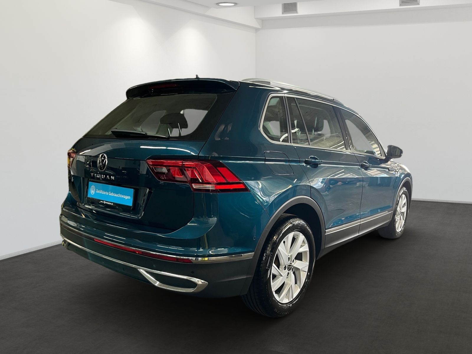 Volkswagen Tiguan Elegance 2,0 TDI BusiPaket Navi RFK foto 4