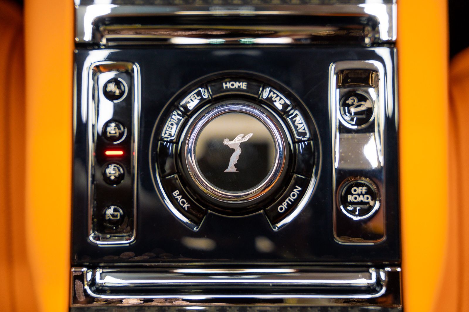 Fahrzeugabbildung Rolls-Royce Cullinan Black Badge 4Seats Starlight 2025 FULL