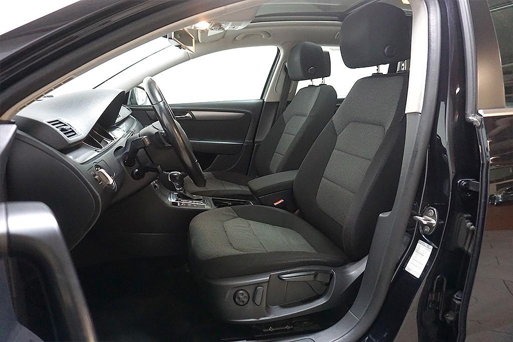 Volkswagen Passat 2011 — photo 8